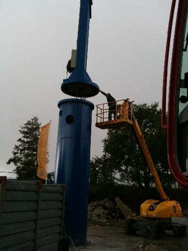 Neuer Kran bei Hollandboot in Berlin - Winterlager in Berlin